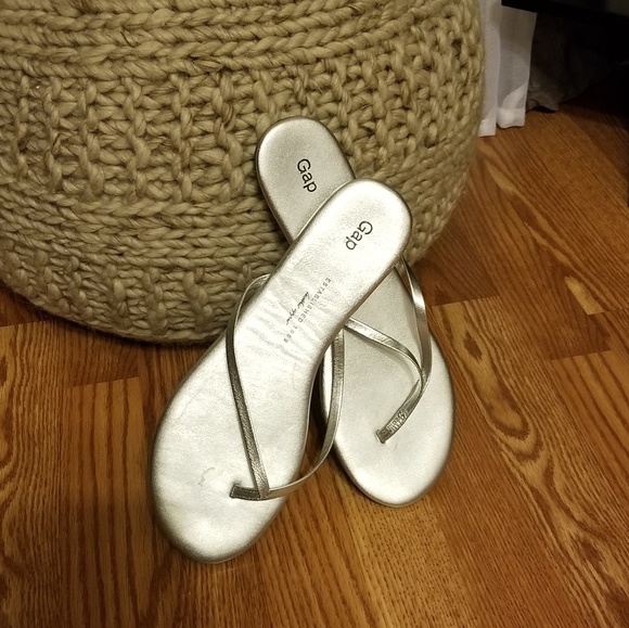 GAP Shoes - GAP flip flops